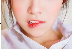 娱乐吃瓜酱送口红视频下载